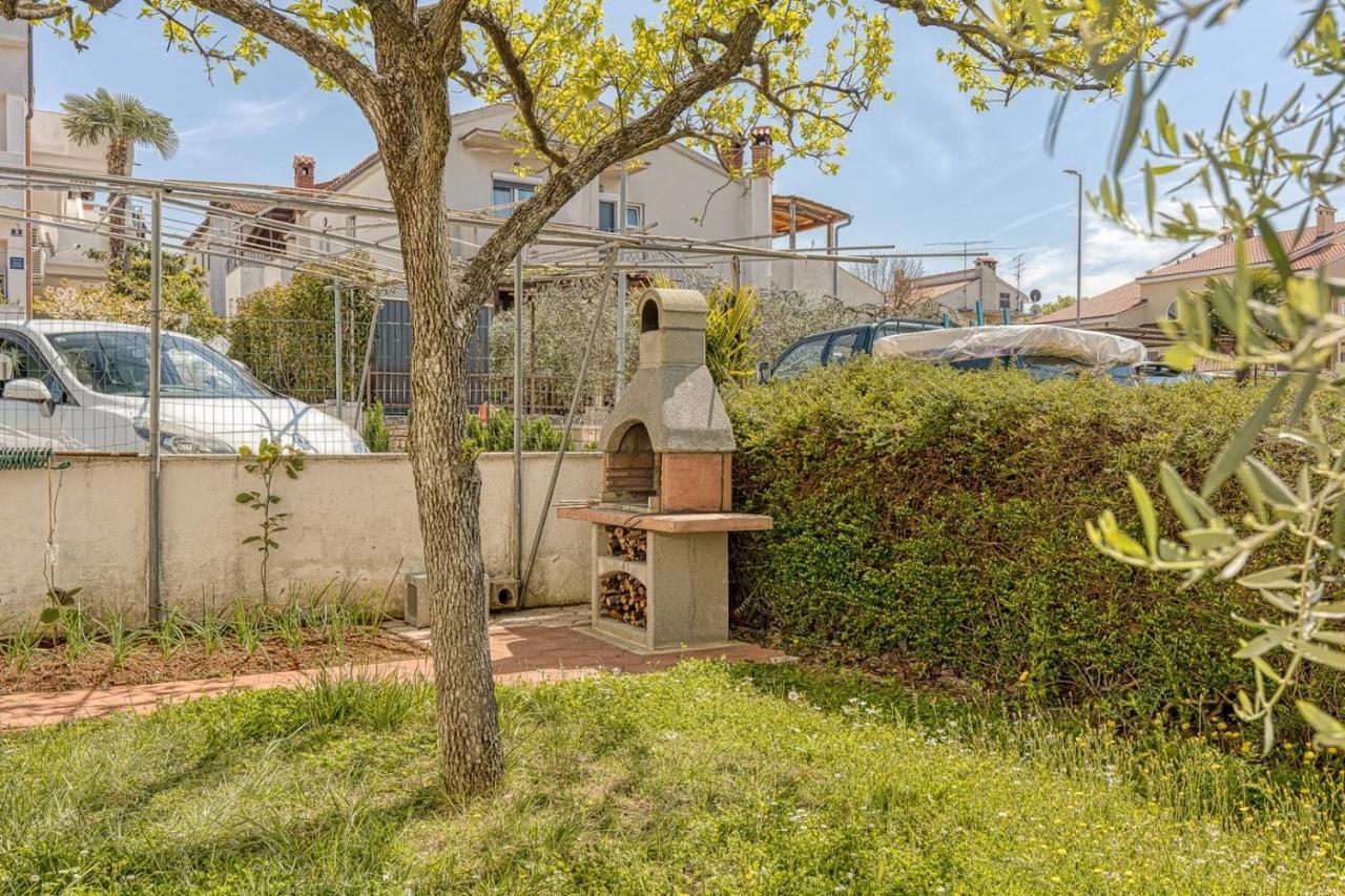 Apartments Kiki Spada Porec Esterno foto