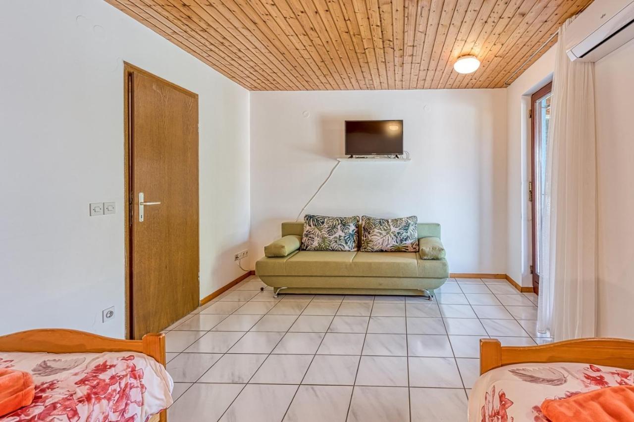 Apartments Kiki Spada Porec Esterno foto