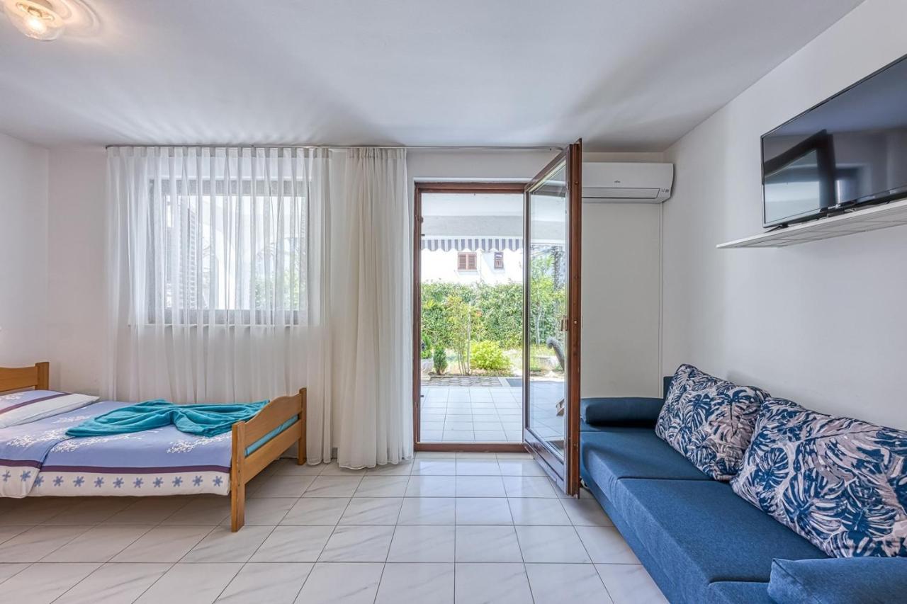 Apartments Kiki Spada Porec Esterno foto